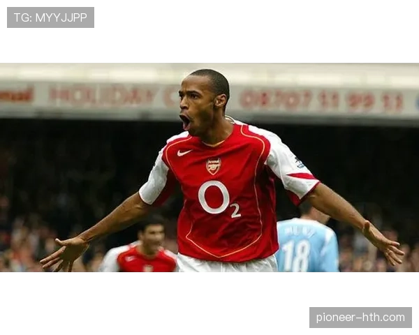 亨利重返阿森纳投身青训，新星崛起引瞩目