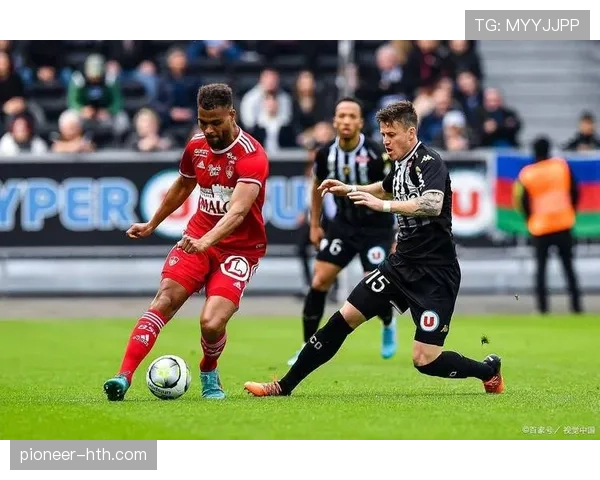 亚特兰大锋线火力全开，状态突破引领球队高光表现