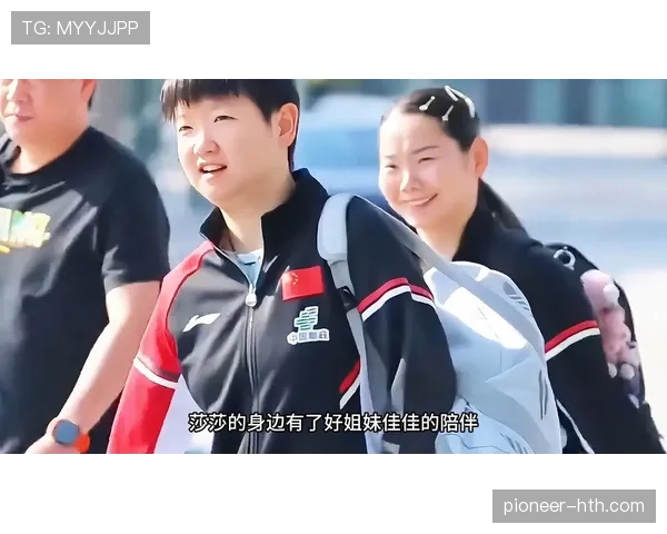 何卓佳训练完直接拎着爱马仕去吃路边摊? 何卓佳训练完直接拎着爱马仕去吃路边摊?