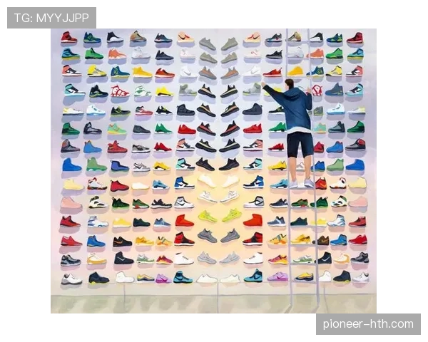 杨舒予随手一拍家居照，睡衣加满墙限量球鞋，普通人心态直接碎